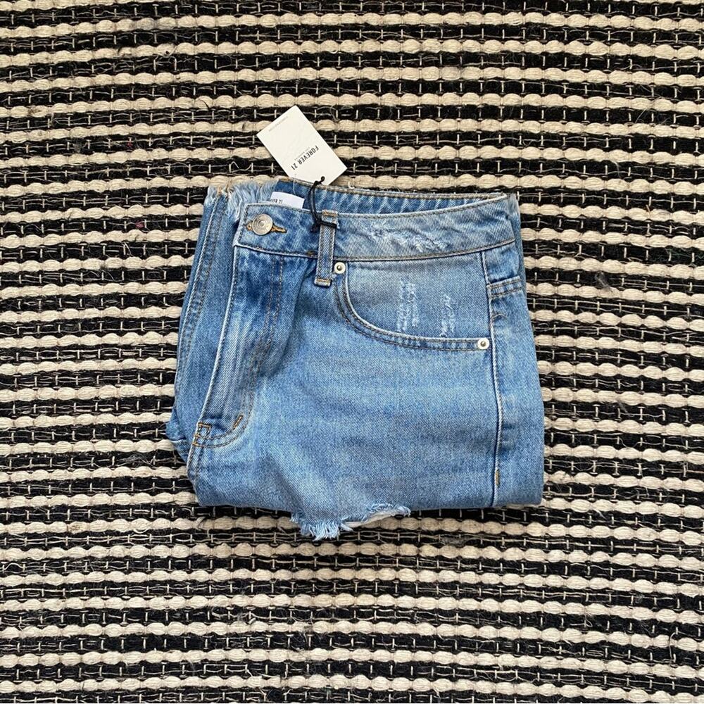 🌿Forever 21 Womens Bermuda Distressed Pocket Denim Shorts 27